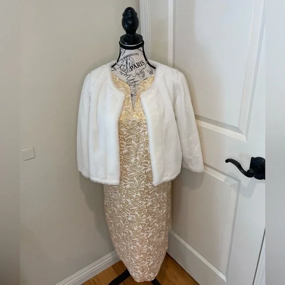 Elegant White Crop Faux Fur Calvin Klein Size Large - Picture 6 of 14